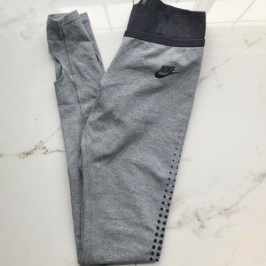 ❌SOLD❌Nike Women's Burnout Stirrup Leggings